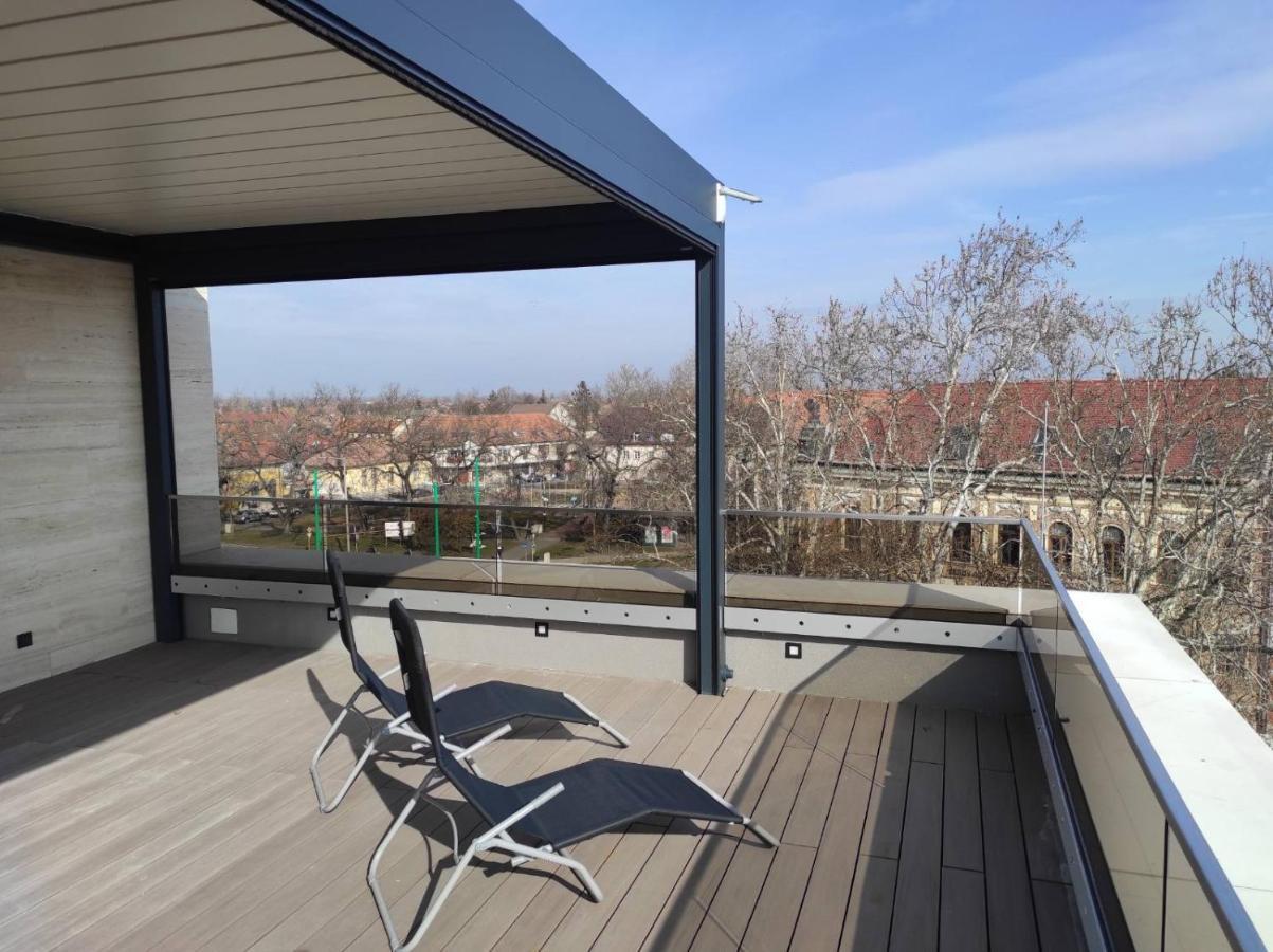 Hotel Szatmári Jászberény Esterno foto