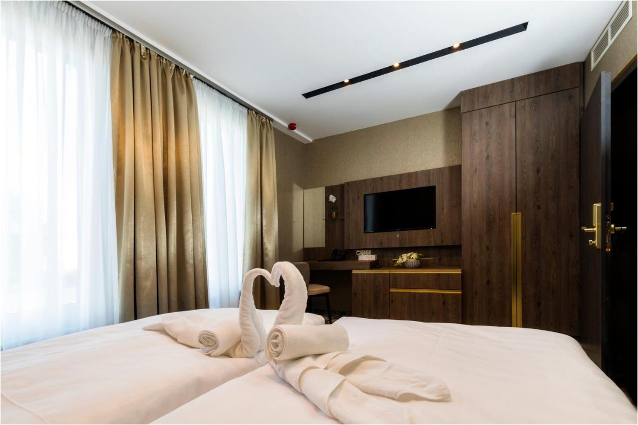 Hotel Szatmári Jászberény Esterno foto