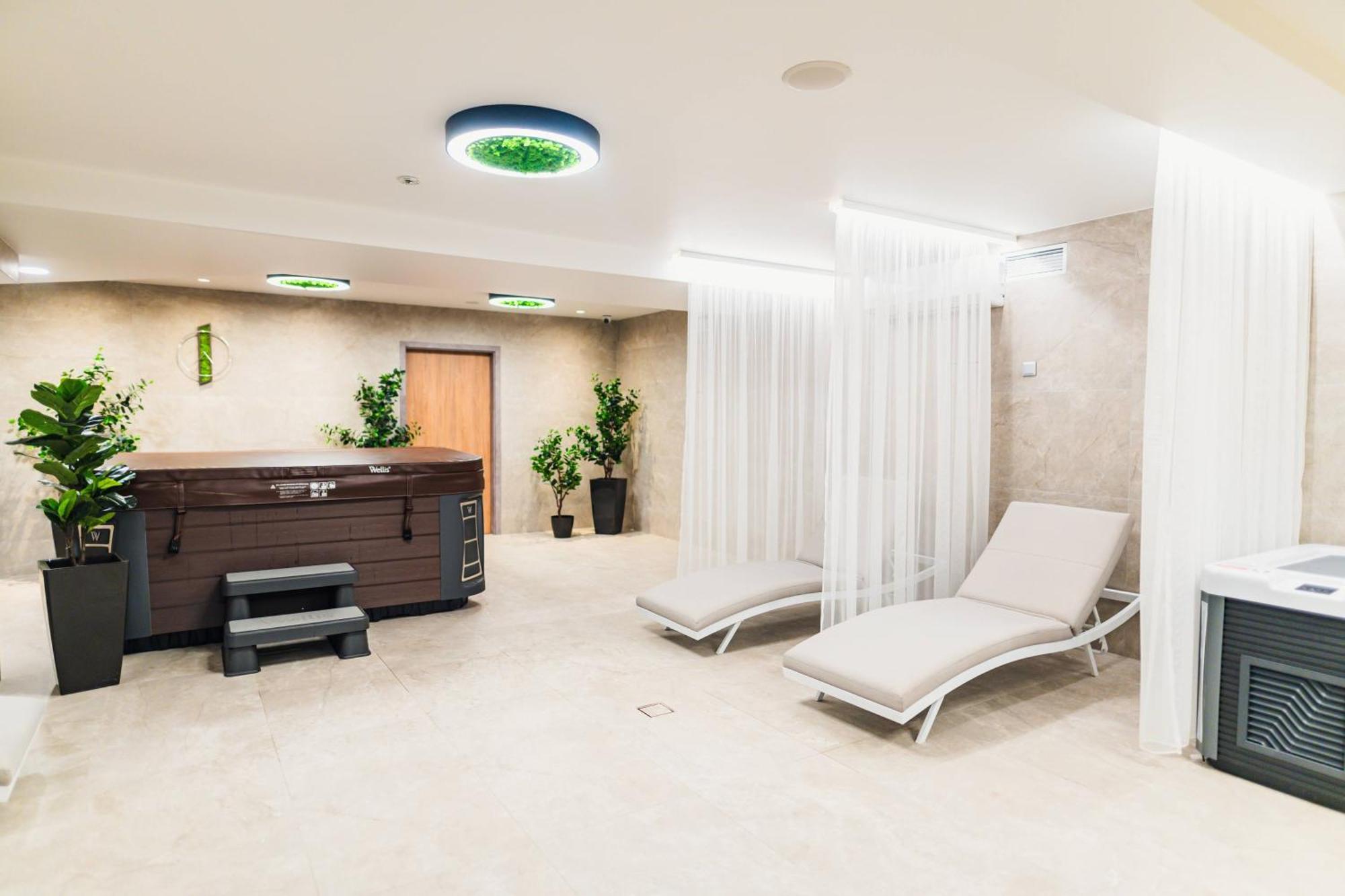Hotel Szatmári Jászberény Esterno foto